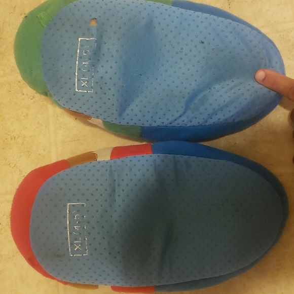 Mario and Luigi Slippers for kids - Picture 4 of 4